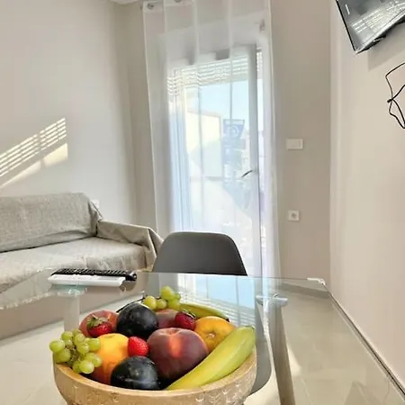 Christina & Suzan Hanya