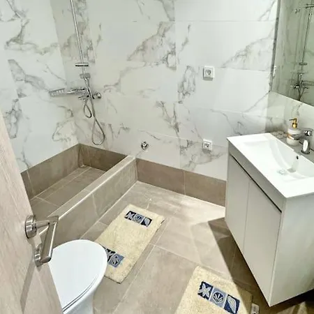 Christina & Suzan Hanya